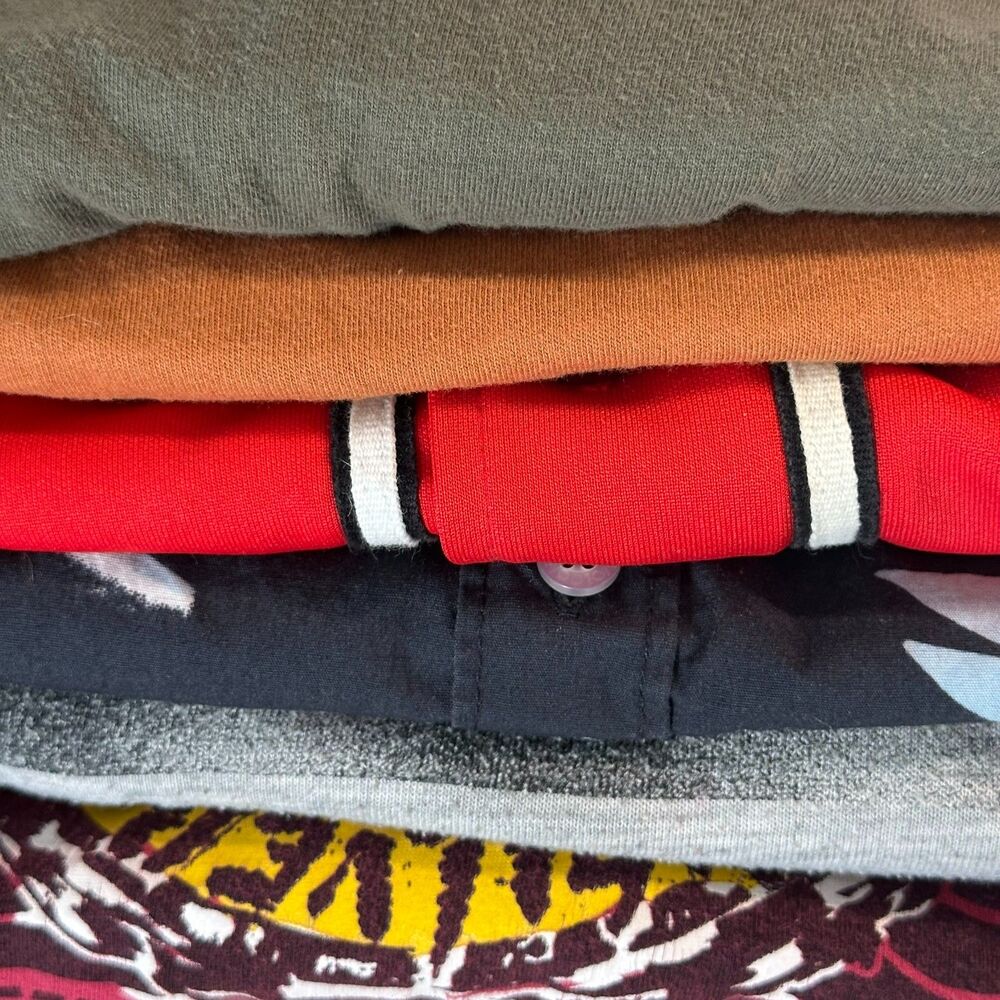 Six-Piece-Bundle Boys Size 7-8 Volcom Minecraft Vintage MAC Tools LRG Quiksilver - Picture 8 of 8